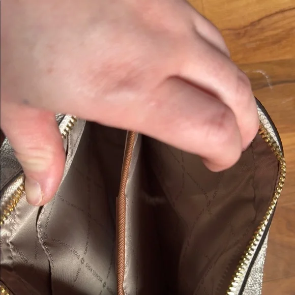 Michael Kors Beige Handbag - Picture 4 of 8